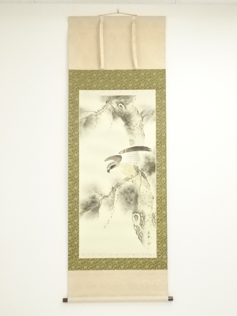 春峰筆　鷹　肉筆絹本掛軸（共箱）